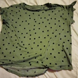 Green polka dot extra large 99% polyester 1% spandex short sleeve shirt